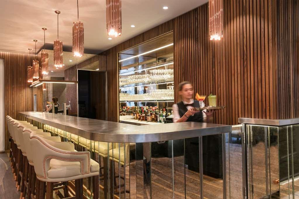 แมซง อัลบาร์ โฮเต็ล เลอ ปง-เนิฟ Hotel ปารีส ร้านอาหาร รูปภาพ The bar at the 2014-opened lounge